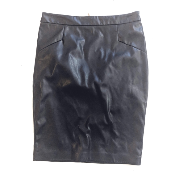 ❌SOLD❌DYNAMITE Vegan Leather Skirt - Picture 2 of 8